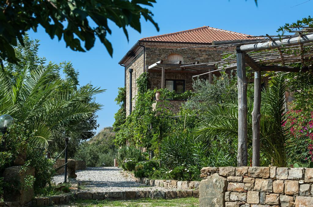 Gasthaus Casale Santa Rosalia San Mauro Cilento Exterior foto