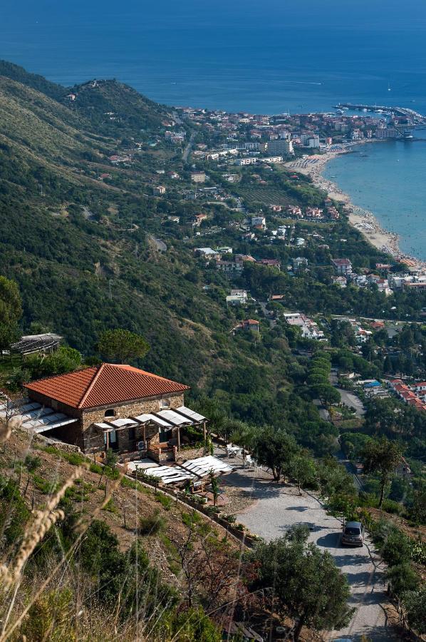 Gasthaus Casale Santa Rosalia San Mauro Cilento Exterior foto