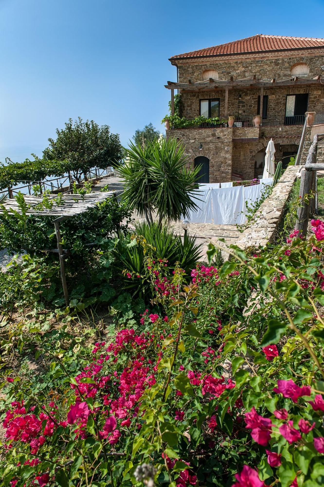 Gasthaus Casale Santa Rosalia San Mauro Cilento Exterior foto