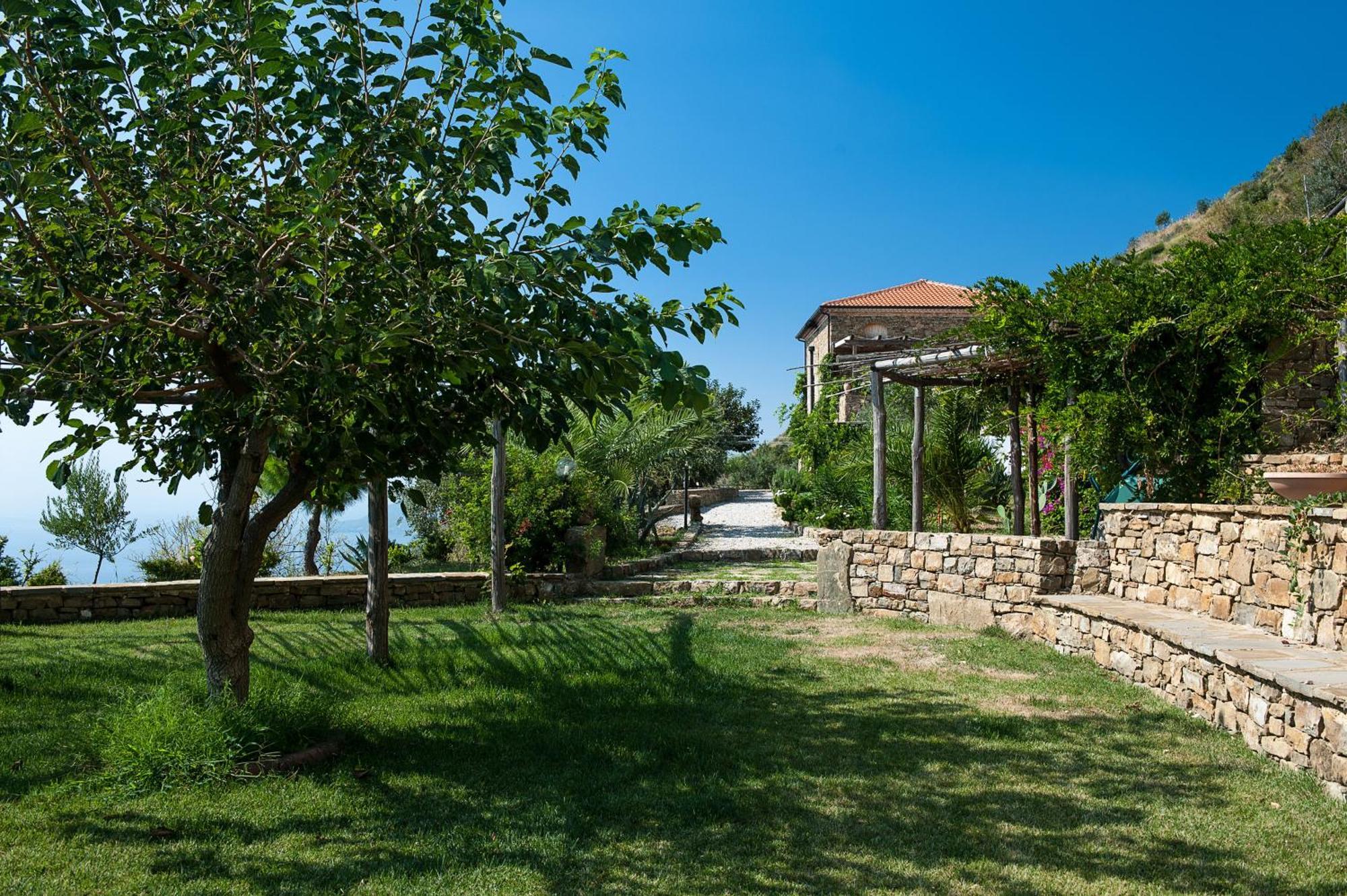 Gasthaus Casale Santa Rosalia San Mauro Cilento Exterior foto