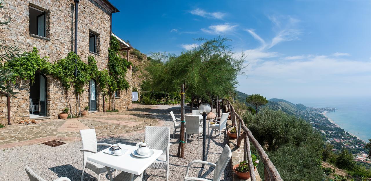 Gasthaus Casale Santa Rosalia San Mauro Cilento Exterior foto